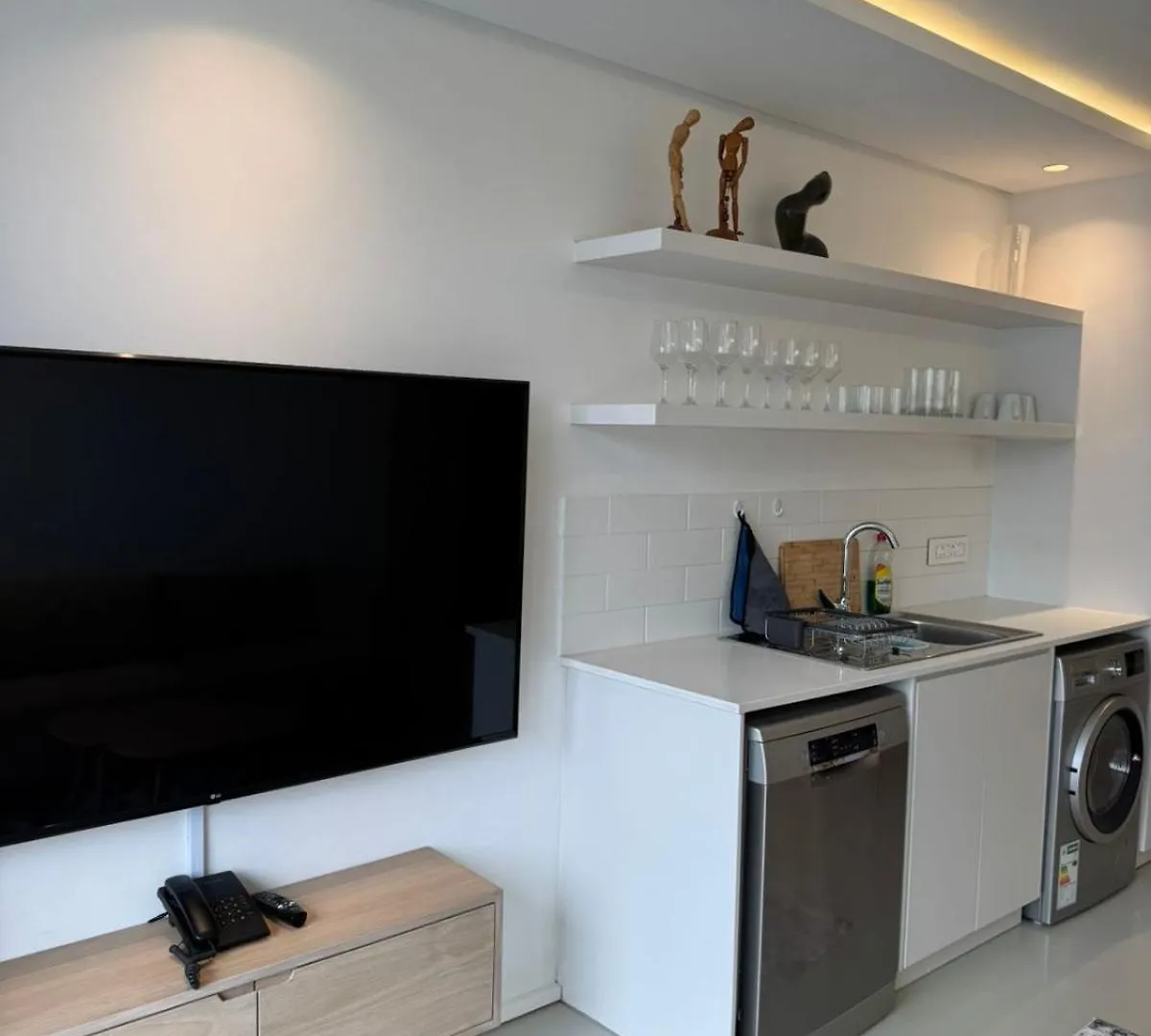 Modern 2-Bed In The Iron Works Apartment Cape Town South Africa